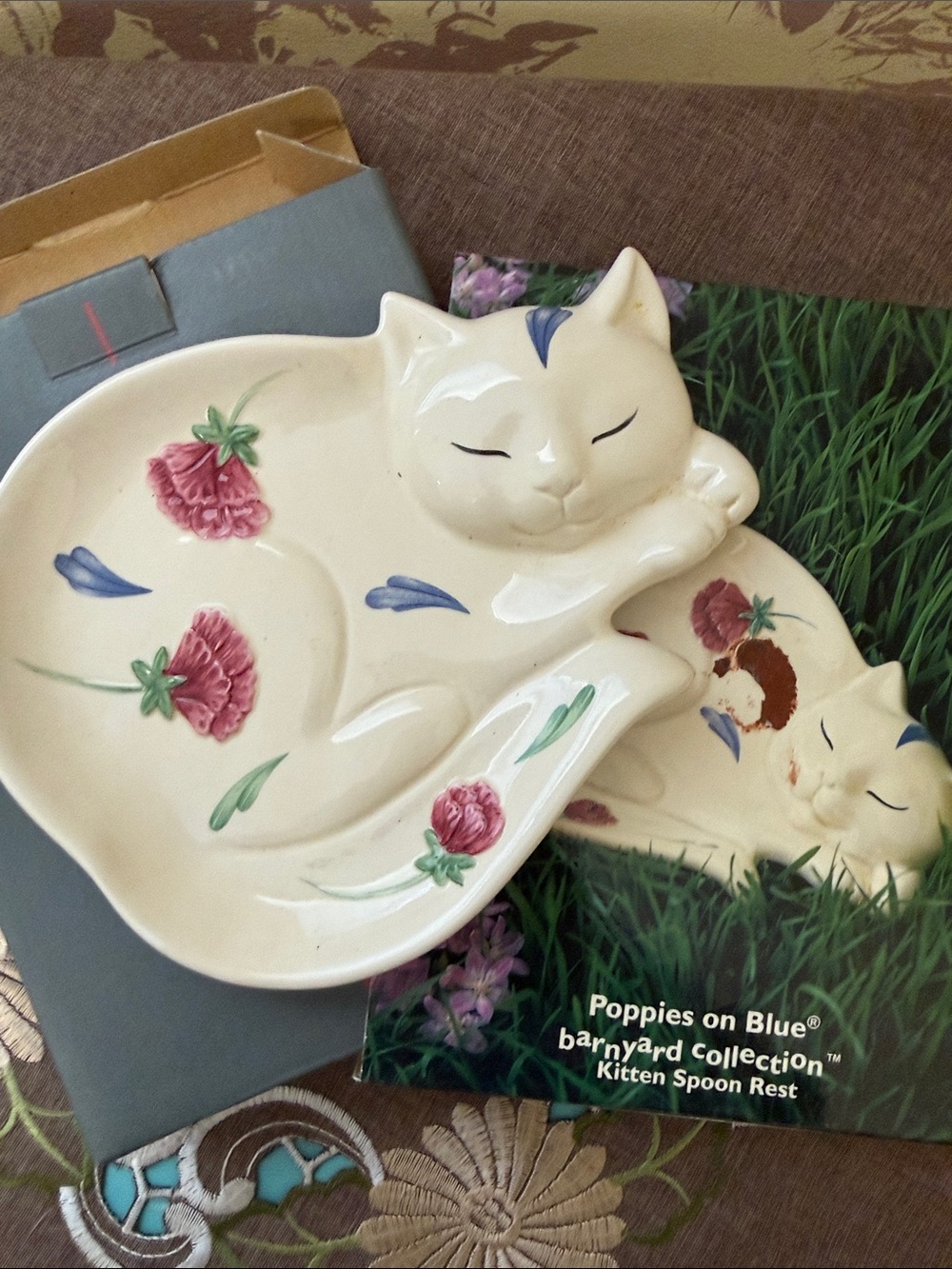 Lenox Cream Ceramic Cat Spoon Rest with Pink Poppies and Blue Accents
